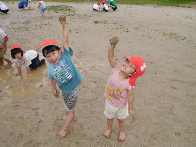園庭どろんこ遊び